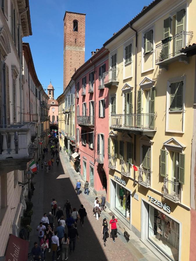 Due Dei Mille. Incantevole Casa In Centro Ad Alba 외부 사진